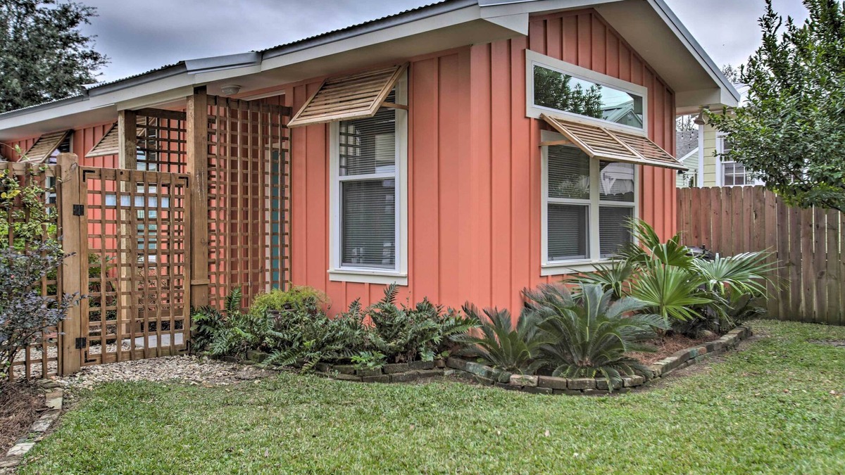 Old Town Apartment | Walk to Beach from Chic Old Town Apartment w/Yard
