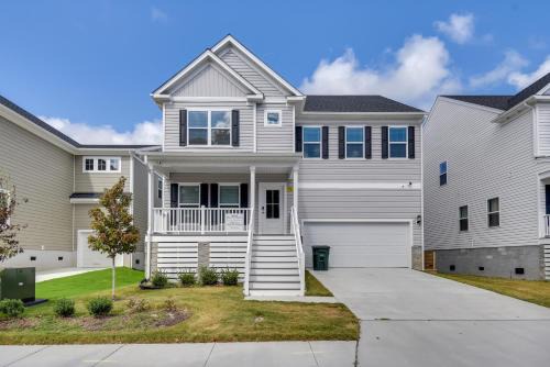 East Ocean View House | Walk to Beach Group Getaway in Coastal Virginia