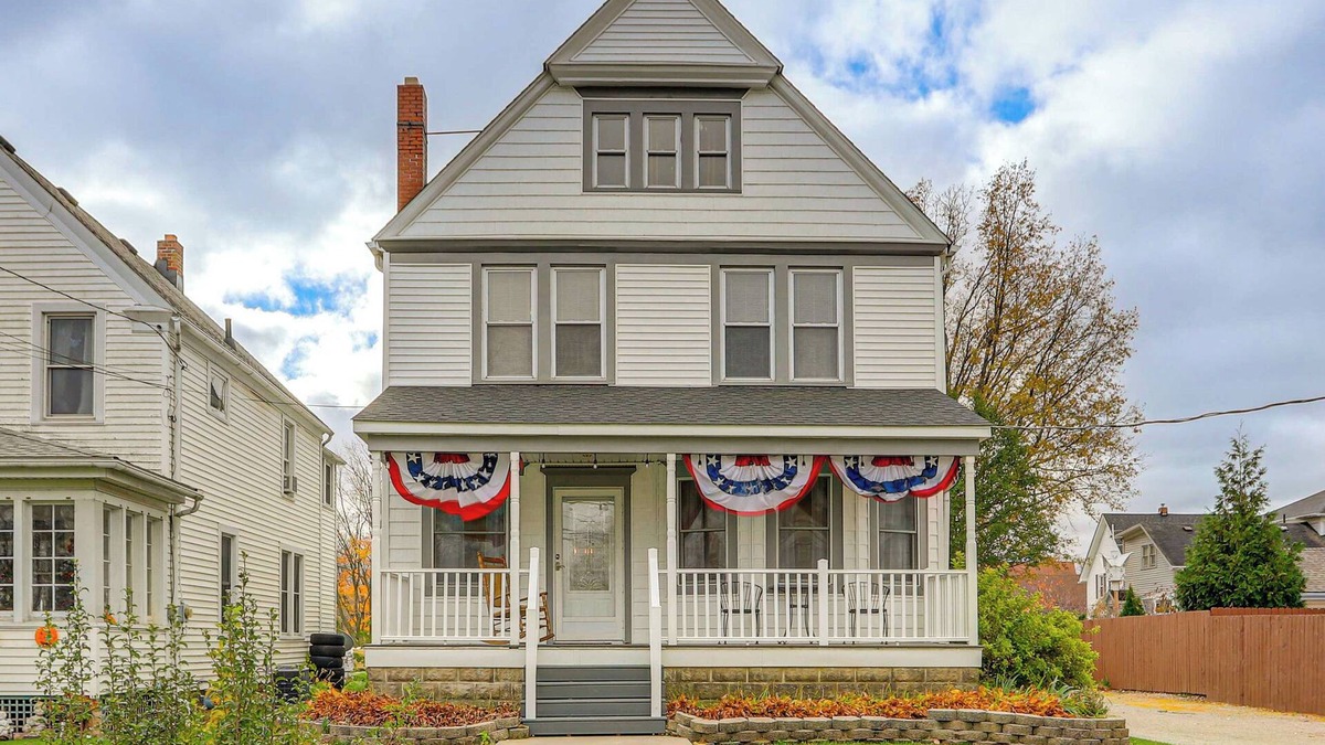 Vermilion House | Walk to Beach: Home w/Pool in Vermilion