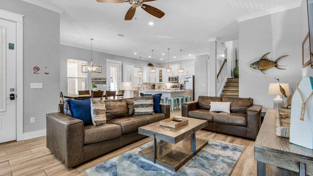 Emerald Waters Village House | ☀️Walk to Beach I 3 Kings👑 I 2 Community Pools-4BR Sea Ya Sun☀️