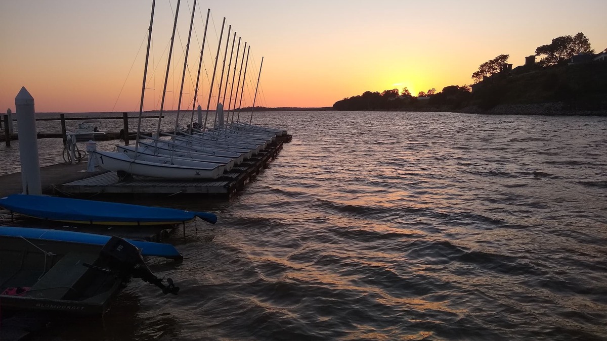 Kingsmill Condo | Walk to beach, large lovely condo by lake in "Kingsmill on the James"