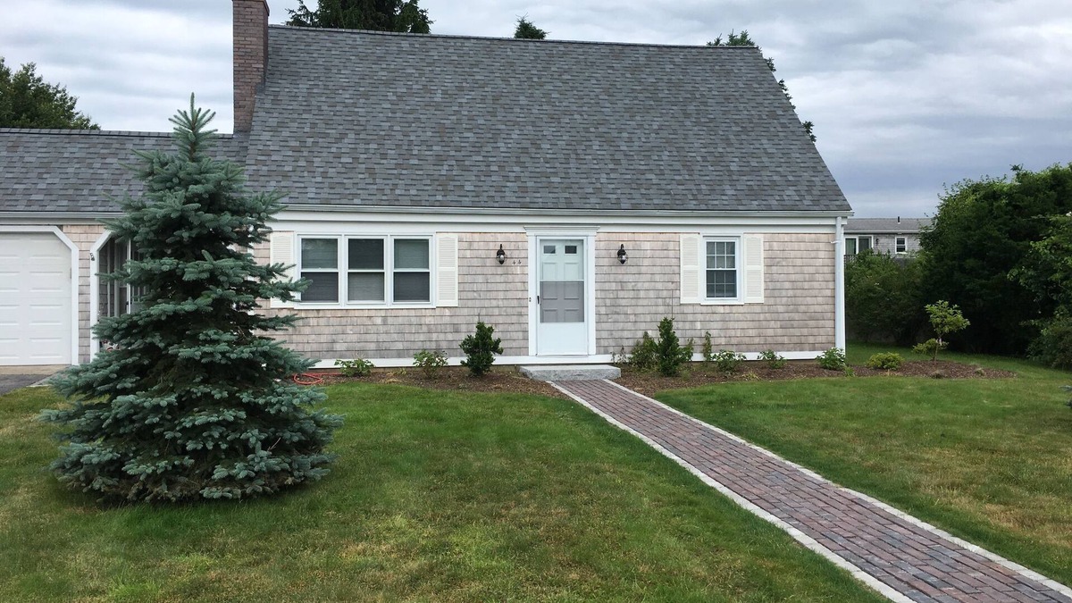 Eastward Look House | WALK TO BEACH- NEWLY RENOVATED