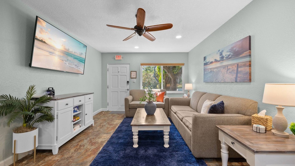 Cocoa Beach Cottage | Walk to Beach | Pet friendly w/firepit