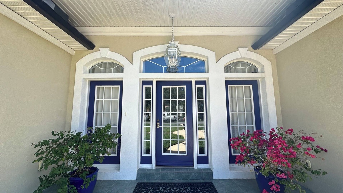 St. Augustine House | Walk to beach, pickleball, tennis, golf, bicycles, gym, island house with pool!