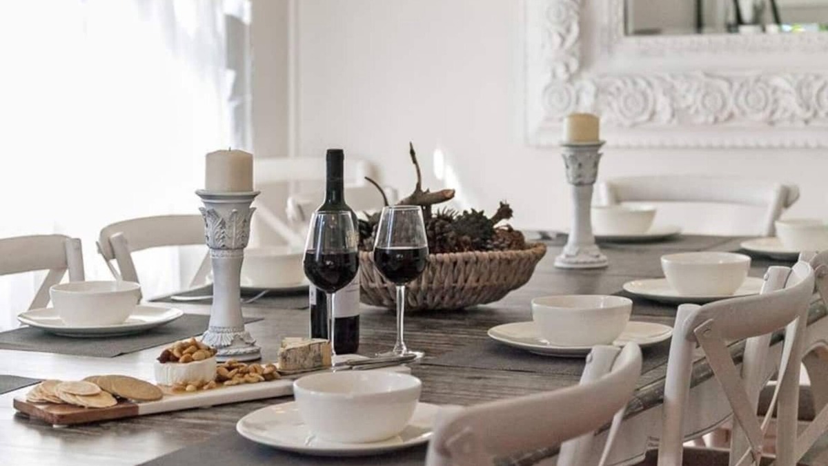 Dromana House | Walk to beach/shops Games room, linen Wifi. Pet friendly