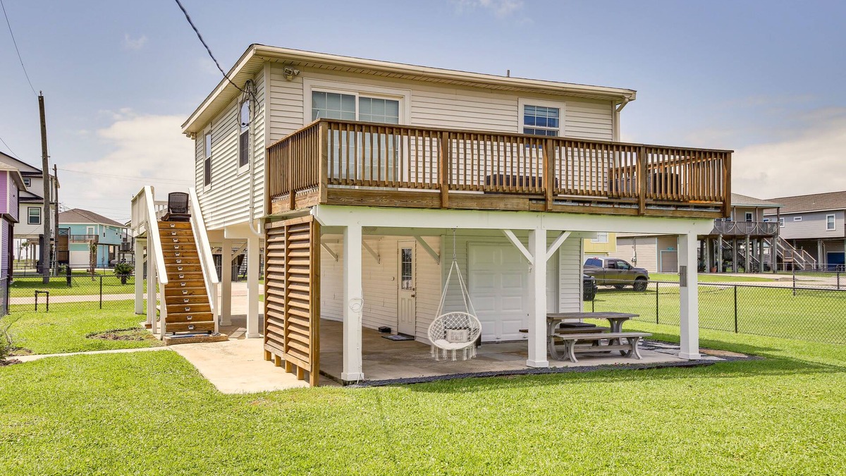 Terramar Beach House | Walk to Beach: Updated Home w/Deck in Galveston!