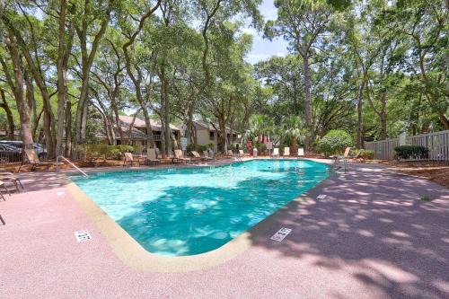 Folly Field House | Walk to Beach Pet Friendly BBQ Grill