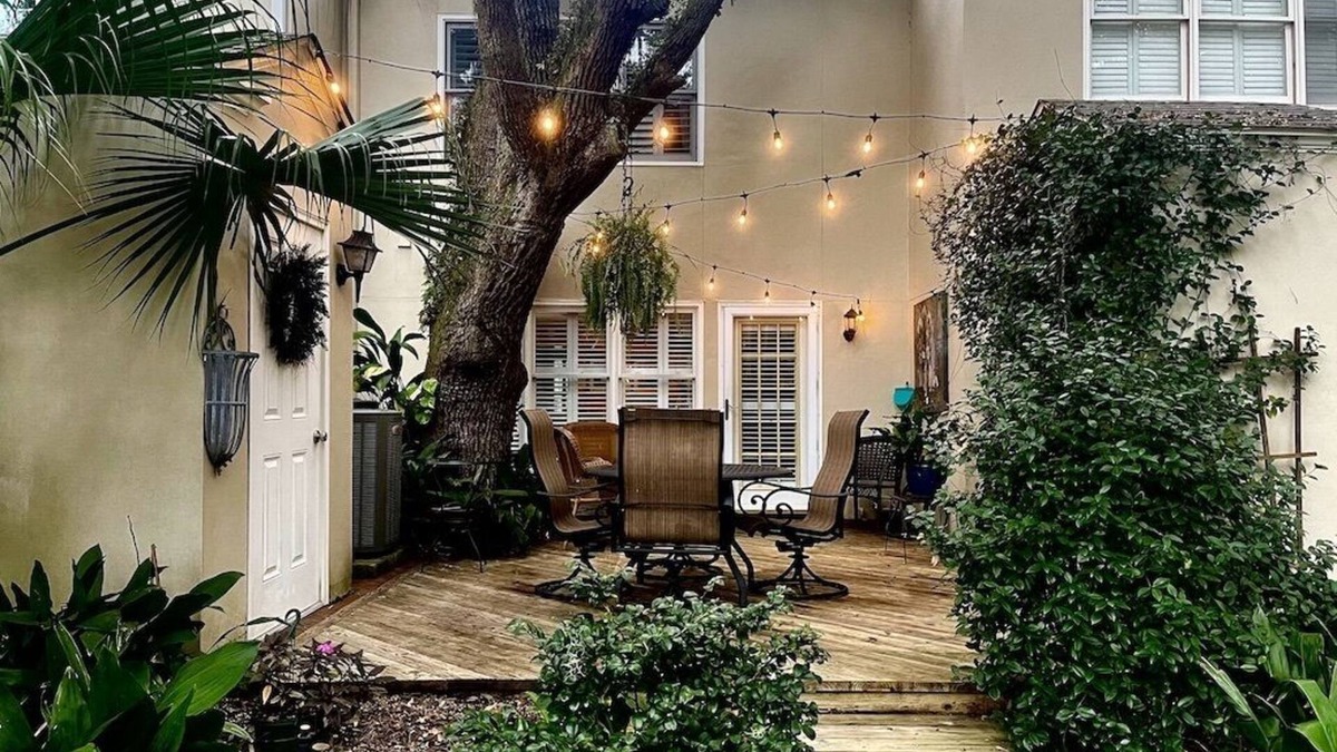 Saint Simons Island House | Walk to beach, restaurants, bars, pool and fishing!