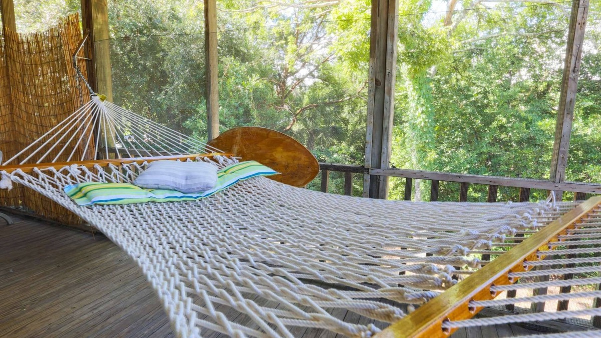 Sullivan's Island House | Walk to Beach. Timeless Sullivan's Island Family Home. Dog Friendly. 30 DAYS MINIMUM RENTAL!
