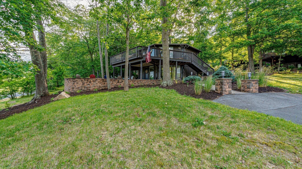 Bedford House | Walk to Bedford Springs from the "Round House" with an Amazing golf course view!