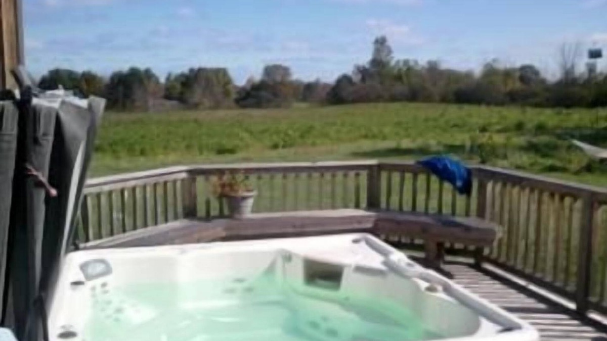 Dicken House | Walk to Big House, hot tub after the game!