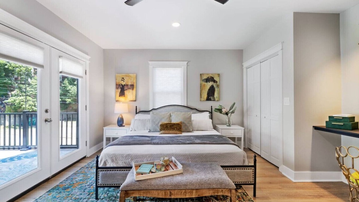 Wilkinsburg Apartment | Walk to Cafes + Frick Park From A Breezy Retreat