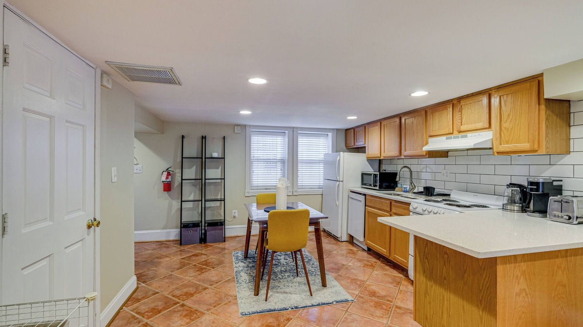 Stanton Park Apartment | Walk to Capitol Building: Cozy DC Apartment