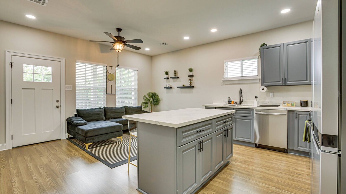 Gert Town House | Walk to Carrollton Ave Eats: Bright NOLA Duplex!