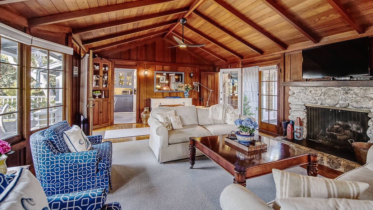 Golden Rectangle House | Walk to Concours d'Elegance, AT&T Pro Am, U.S. Open Golf Tourny! Steps to Beach!