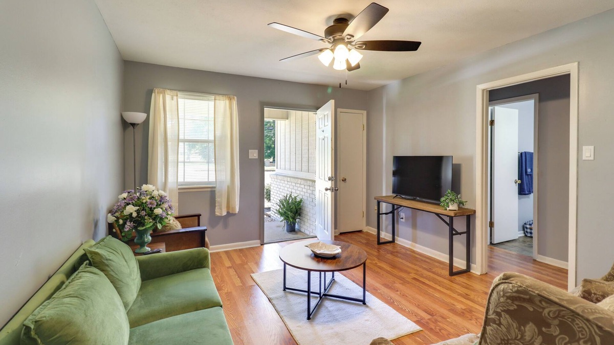 Brookhaven House | Walk to Dining & Shops: Dtwn Brookhaven Home!