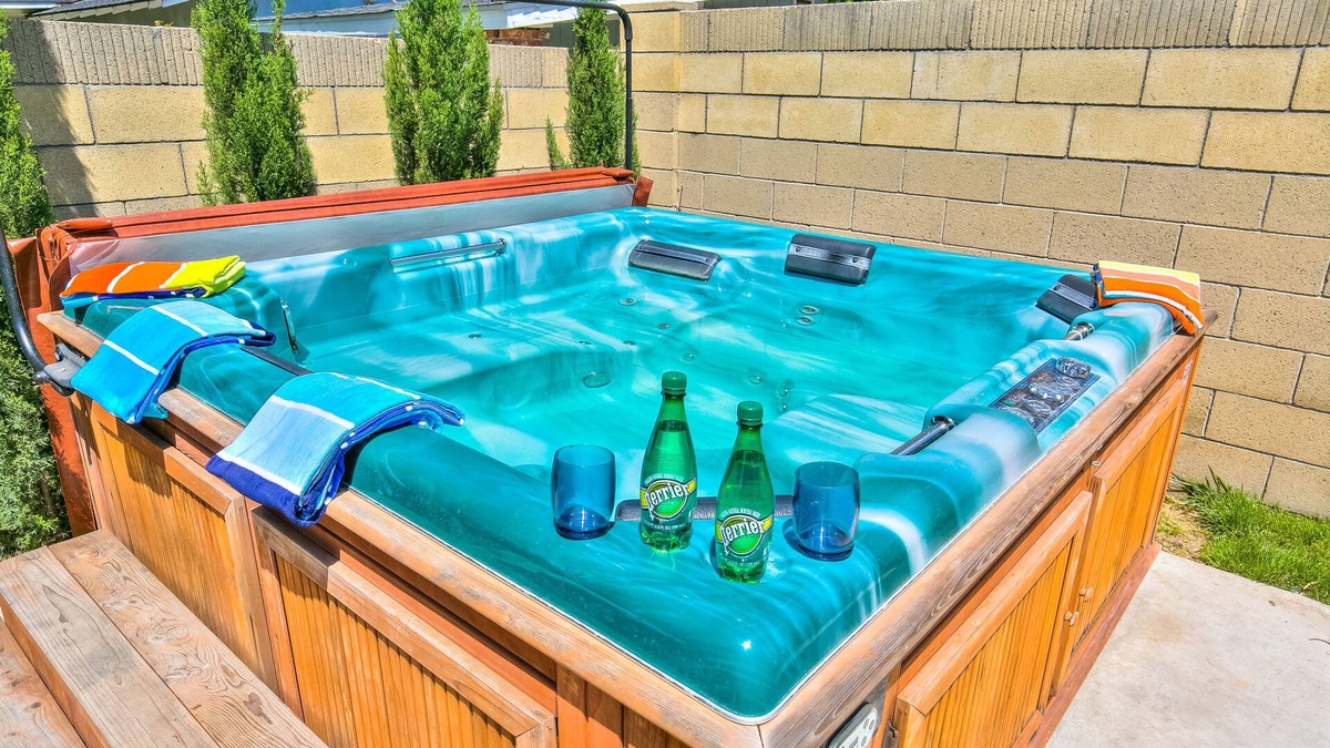 Southwest Anaheim House | Walk to Disneyland & Conv Ctr!*Hot Tub!*Game Room*Spring Sale!