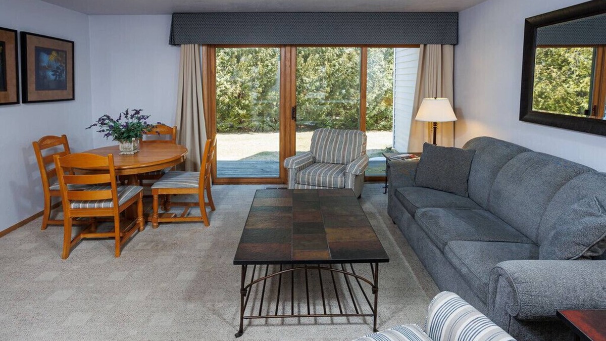 Fish Creek Condo | Walk to Downtown Fish Creek, Steps from Door Community Auditorium