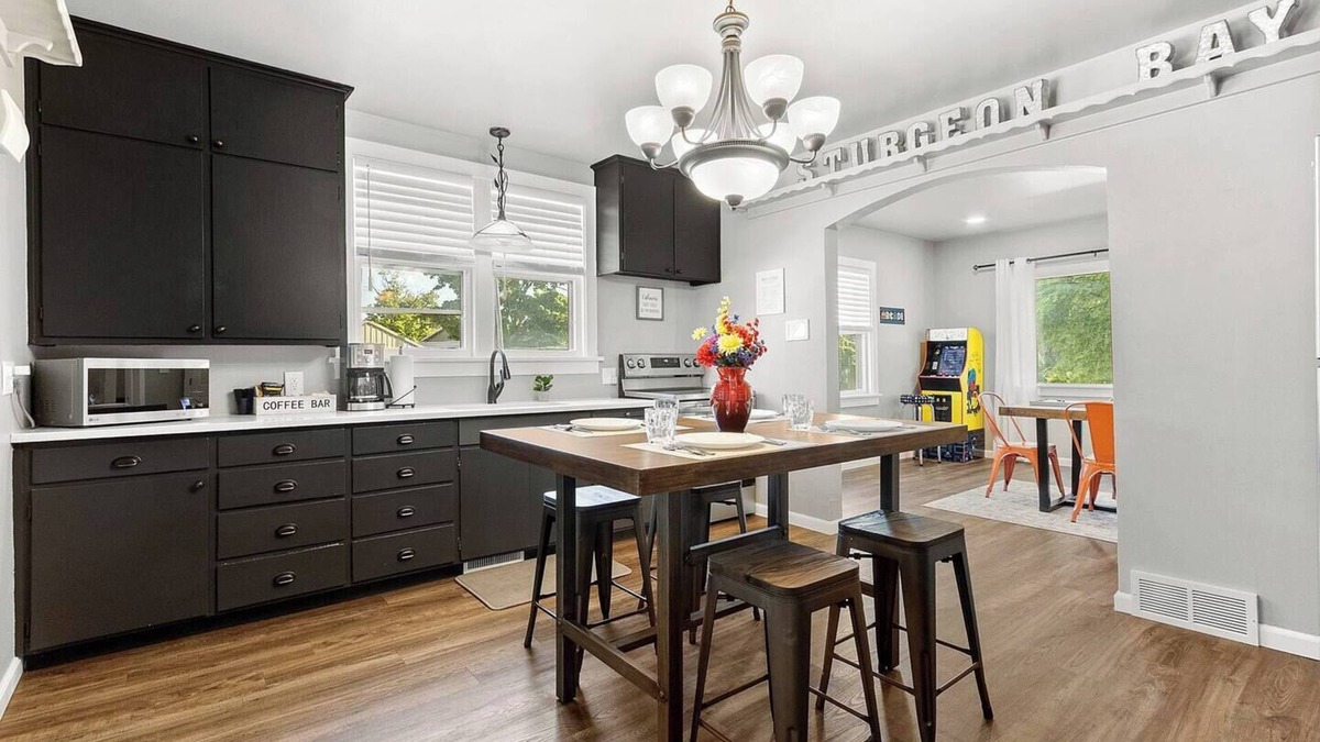 Sturgeon Bay House | Walk to Downtown, King Bed, Fireplace, Game Room