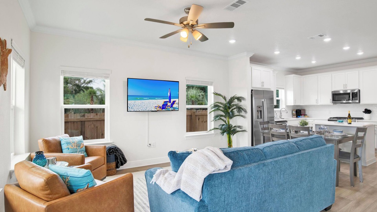 Downtown House | Walk to Downtown Marina Views Balcony King BBQ Grill 4 TVS Pet Friendly