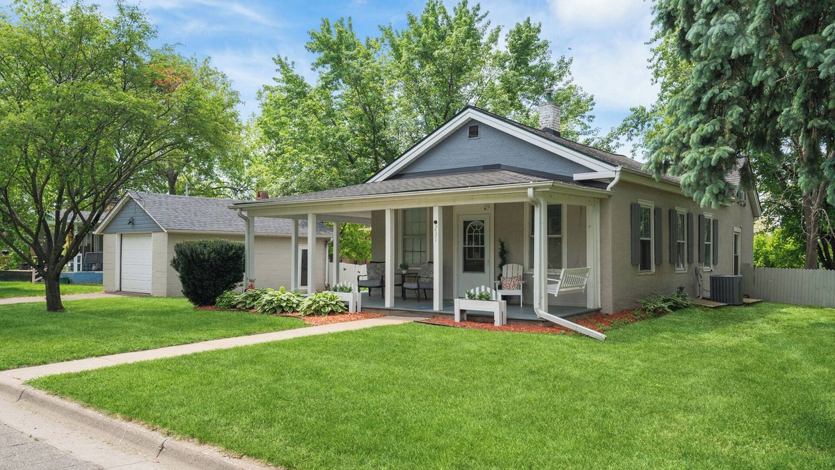 Prescott House | Walk to Downtown Prescott Shops, Dining and Riverfront at Cardinal Cottage