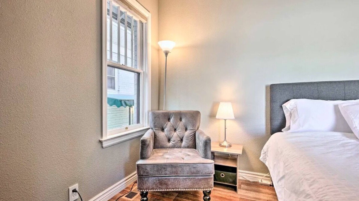 North End Cottage | Walk to Downtown!