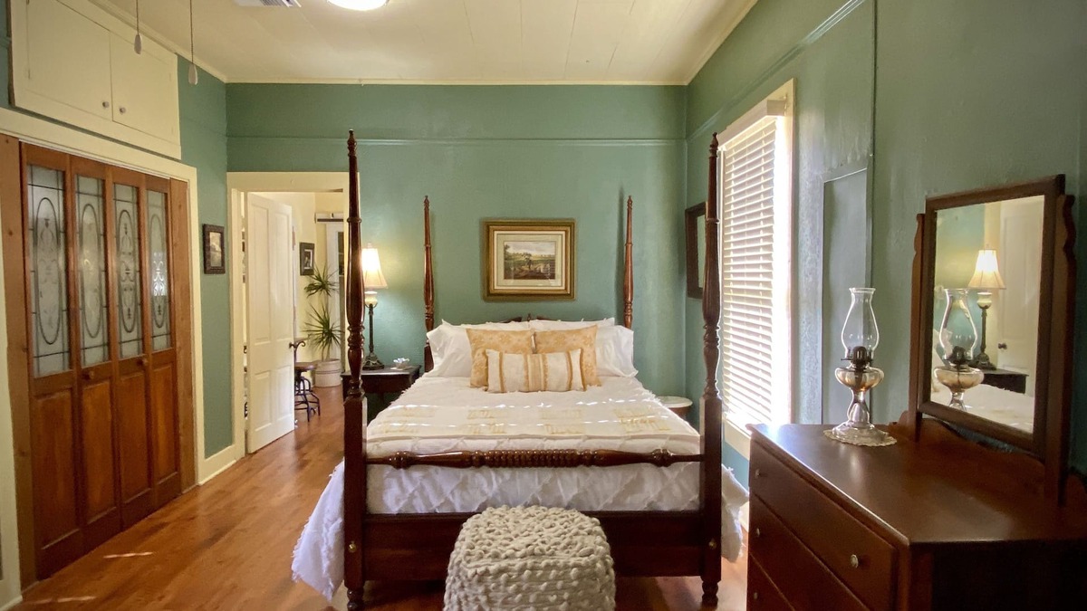 Breaux Bridge House | Walk to Downtown Breaux Bridge - Crawfish Capitol of the World