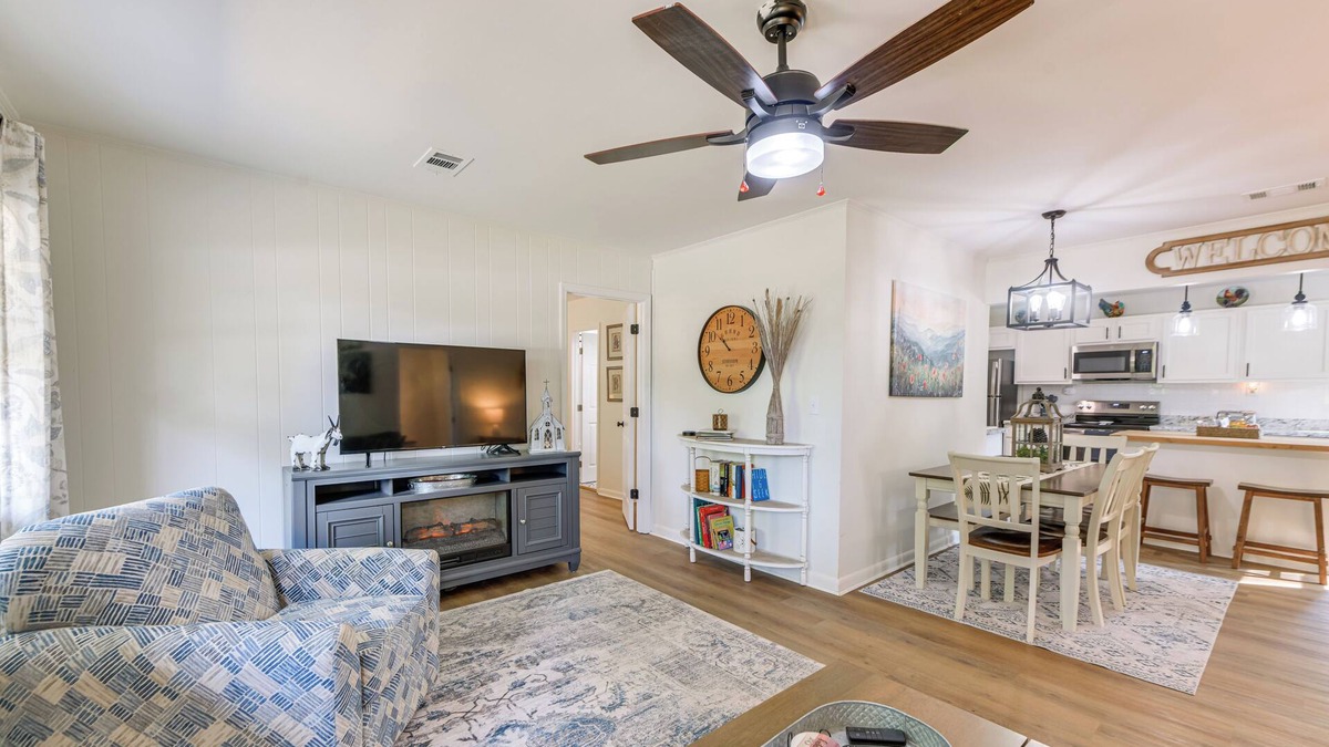 Pine Mountain House | Walk to Dtwn Pine Mountain! 'Evergreen Cottage'