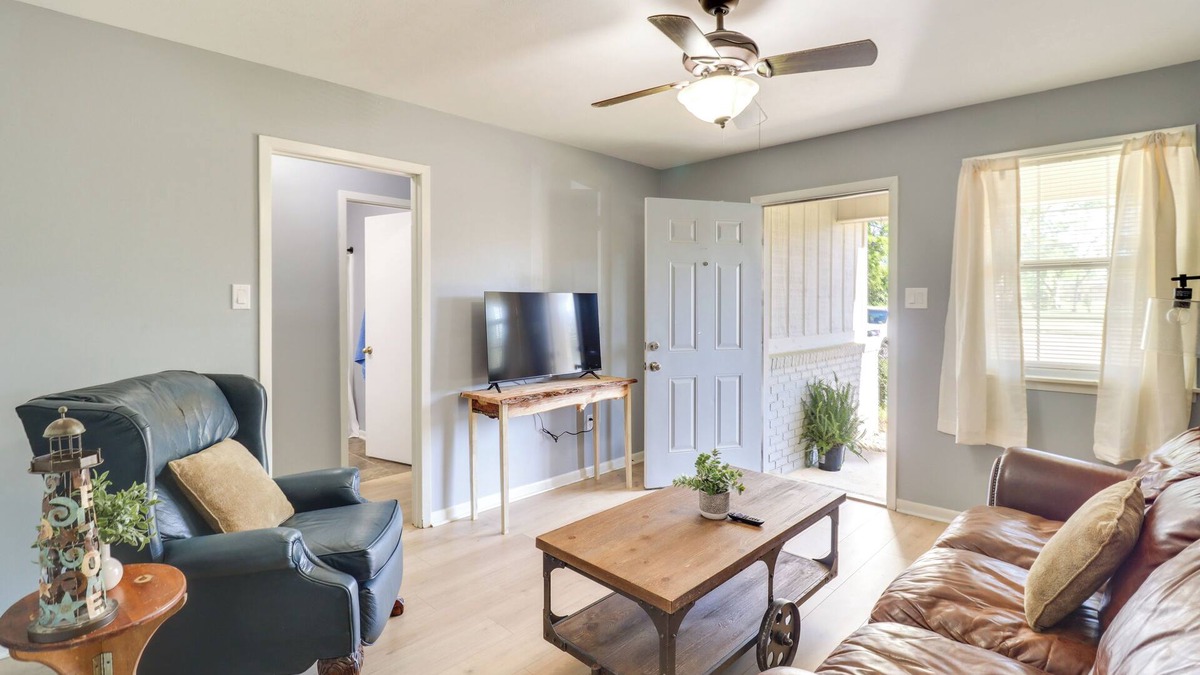 Brookhaven House | Walk to Eats & Entertainment: Home in Brookhaven