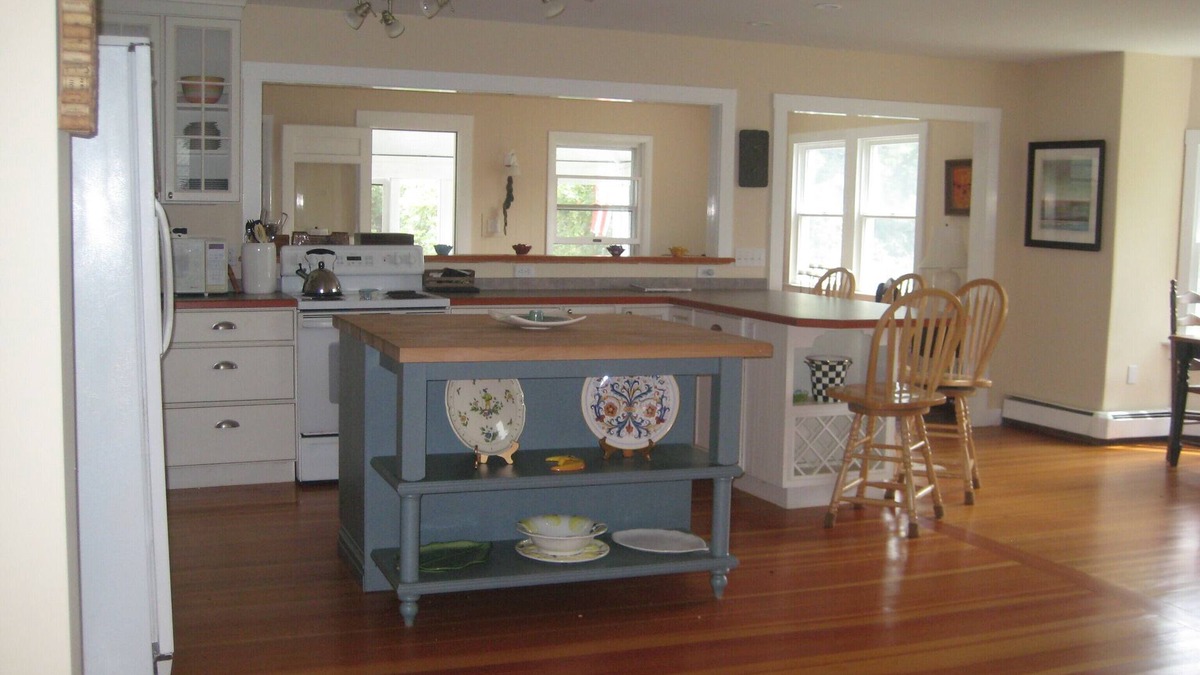 Edgartown House | Walk to Edgartown! Sun at South Beach! Privacy & relaxation at special home.