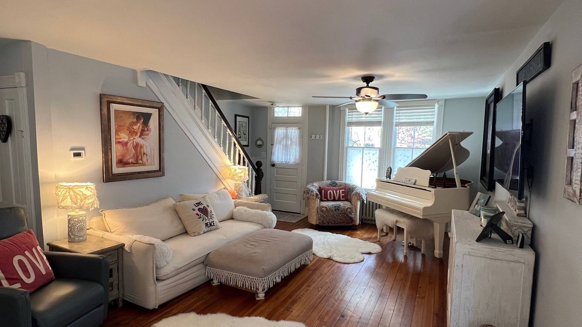 Annapolis Cottage | Walk to everything! Downtown Historic Annapolis “Arts District”