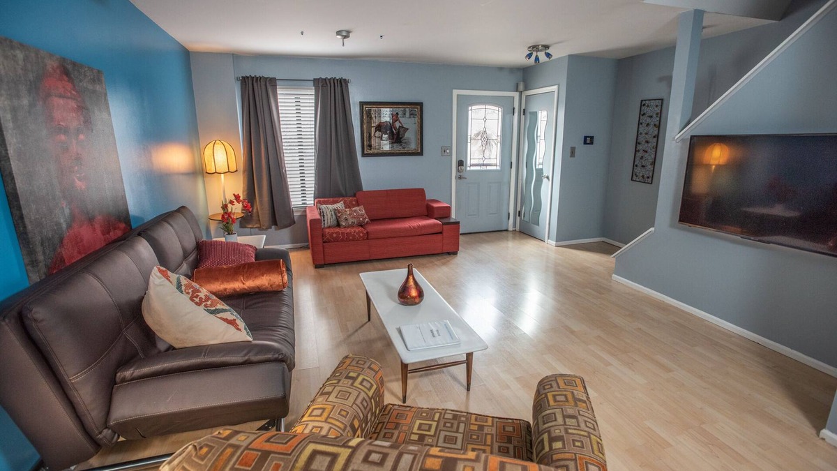 Harrisburg - Hershey House | Walk To Everything In Downtown Harrisburg - 5 min to Farm Show - Private Parking