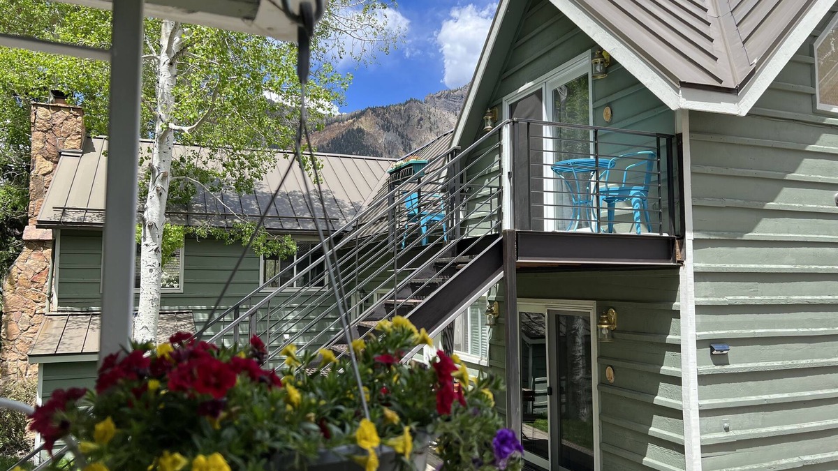 Ouray Cabin | Walk to Everything in Ouray, ideal location! Air conditioner!