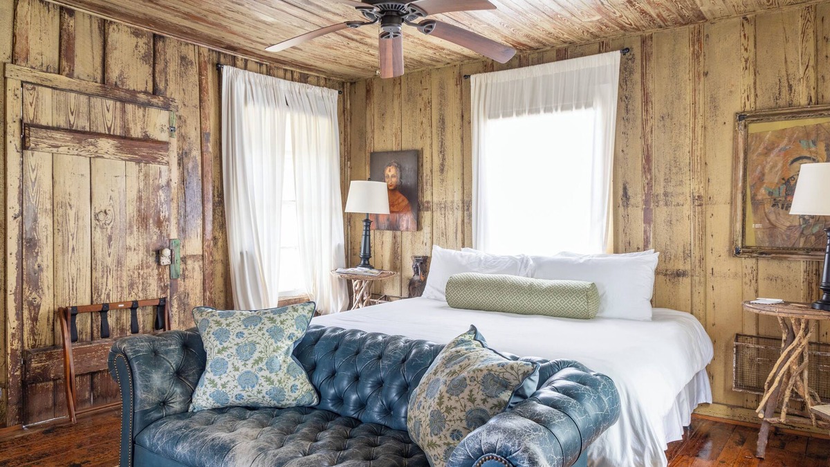 Round Top Cottage | Walk to Everything Round Top | Historic & Charming | The Bybee @ Round Top Motel