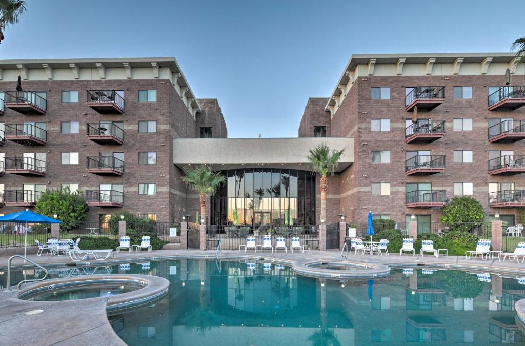Lake Havasu City Apartment | Walk to Golf and Beach Queens Bay Resort Condo