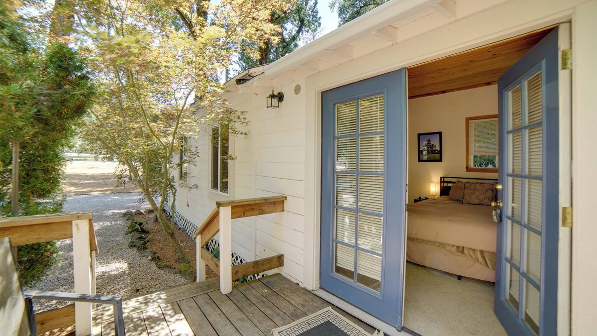 Lake County Cottage | Walk to Golf Course: Cobb Mountain Nature Escape
