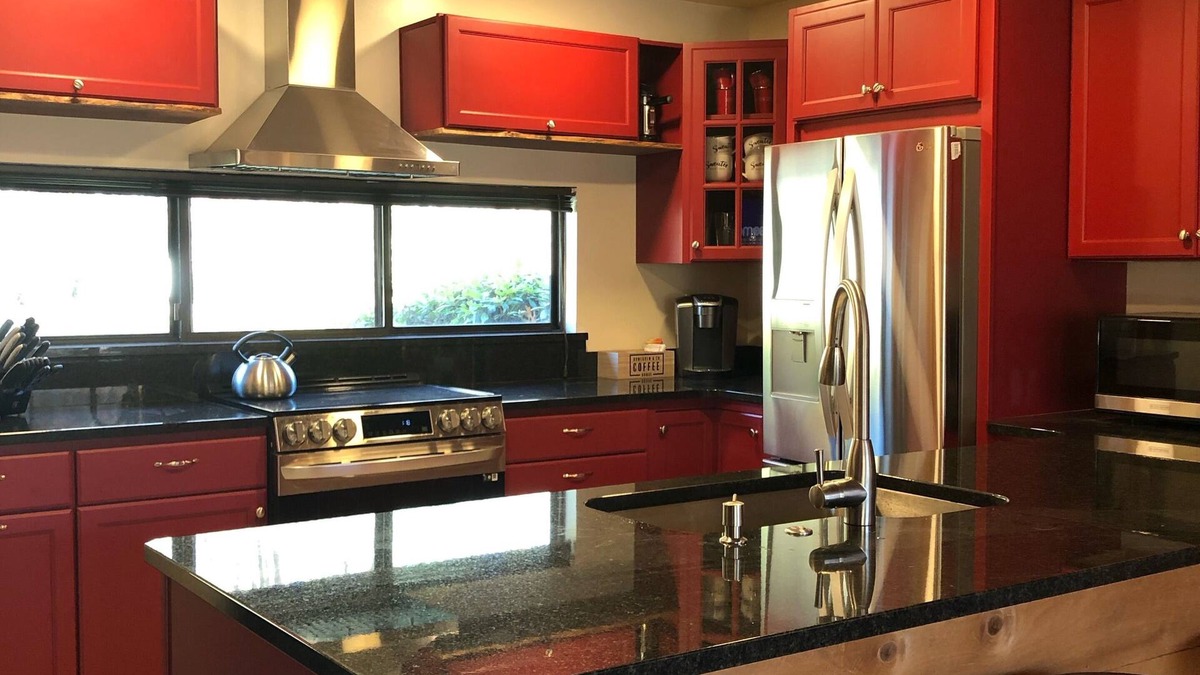Hidden Valley House | Walk to Hidden Valley’s Main Lodge - BRAND NEW KITCHEN with heated floor!