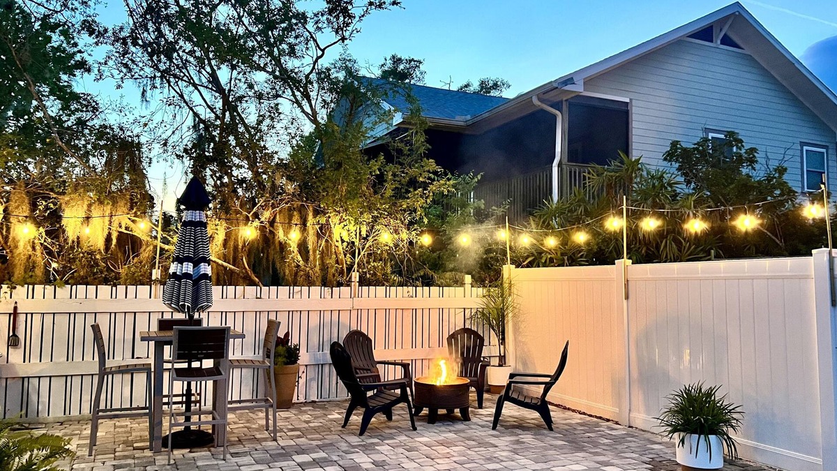 Historic District House | Walk to Historical Canal Street - 5 Minute Ride To The Beach!