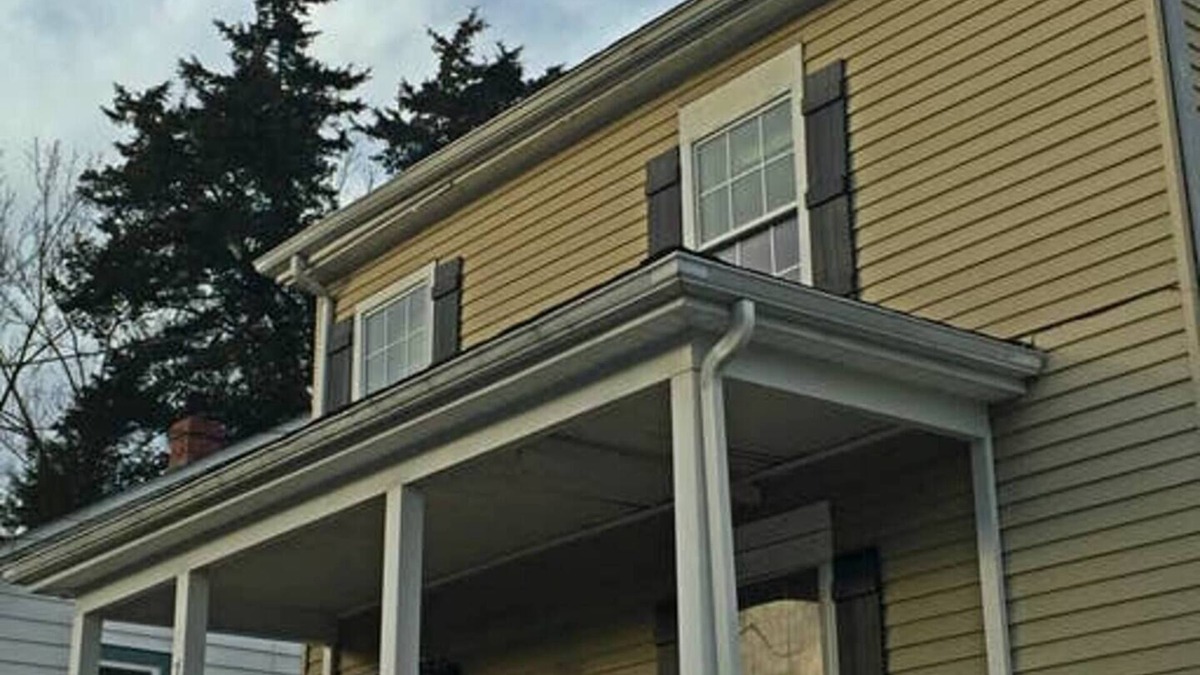 Starr Hill Apartment | Walk to Hospital, Heart of City, Bring Fido!