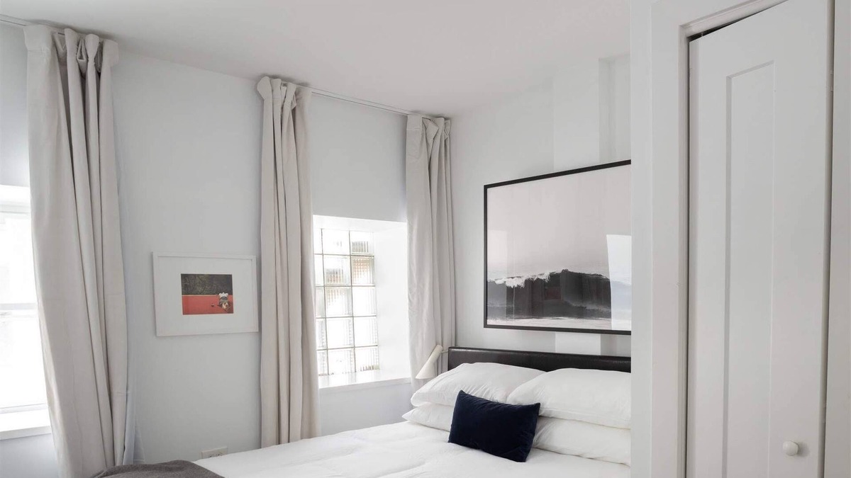 Pilsen Apartment | Walk to IMD, Eats, Bars | EZ Access + WD | Zencity