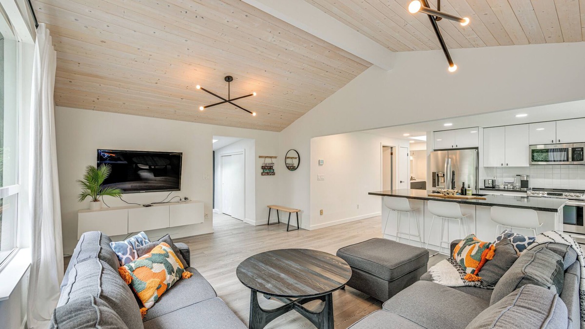 Anderson Island House | Walk to Lake: Anderson Island Escape w/Fire Pit