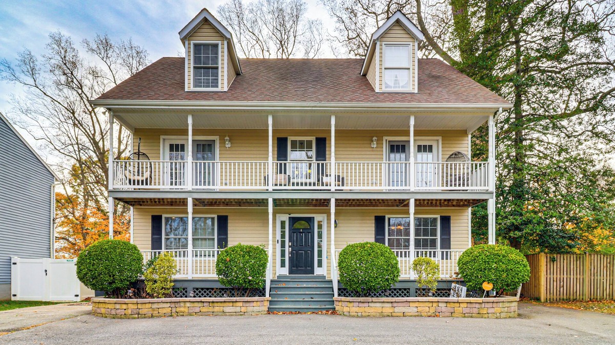 Cape Saint Claire House | Walk to Lake & Boat Ramp: Central Gem in Annapolis