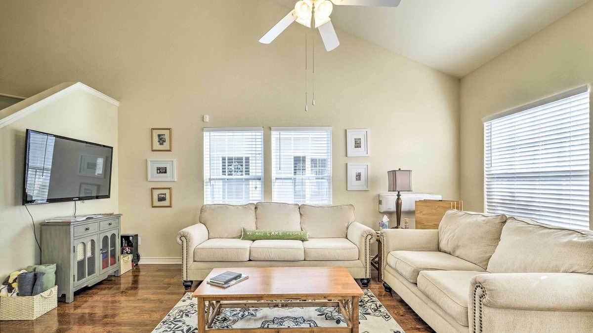 Afton House | Walk to Lake: Family Gem w/Pool Access in Afton