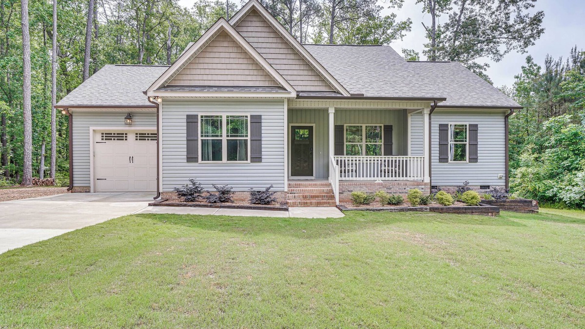Littleton House | Walk to Lake Gaston: Family Home w/Yard