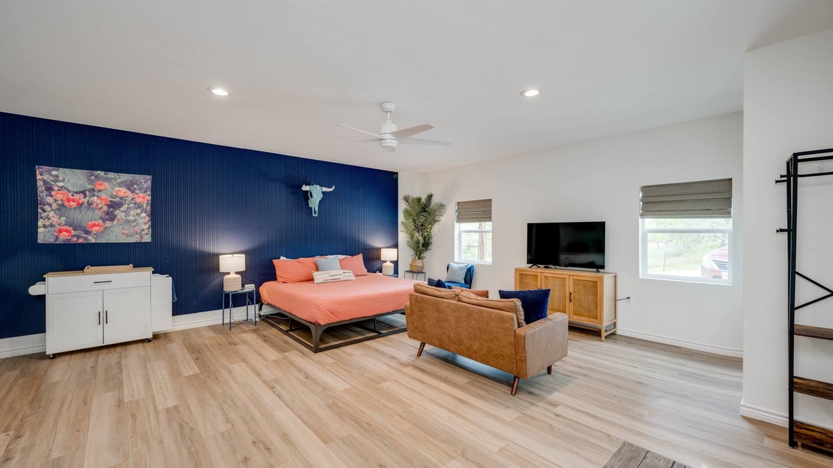 Buchanan Dam Apartment | Walk to Lake LV2 EV Charge Fish Hike Pickleball Skyline Club Coming Feb 25 3 Acre Property