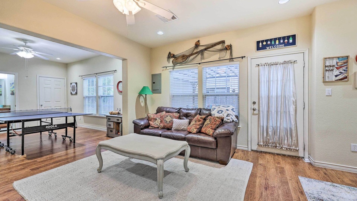Afton House | Walk to Lake: Townhome w/Hot Tub in Afton!