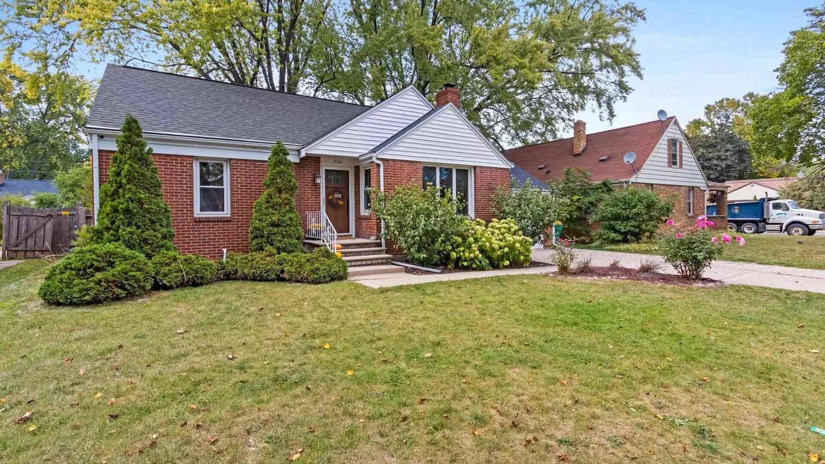 Green Bay House | Walk to Lambeau! - Bart Starr 3 Bedroom house near Marquette Park