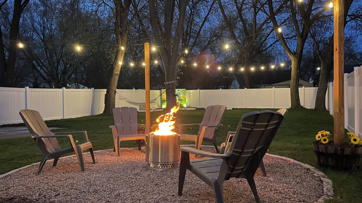 Green Bay House | Walk to Lambeau + Private Backyard + Mini Golf!
