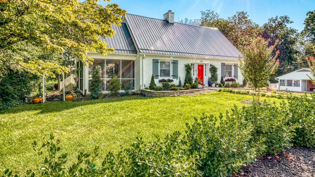 Miller Southside House | Walk to Lane/Cassell/Downtown