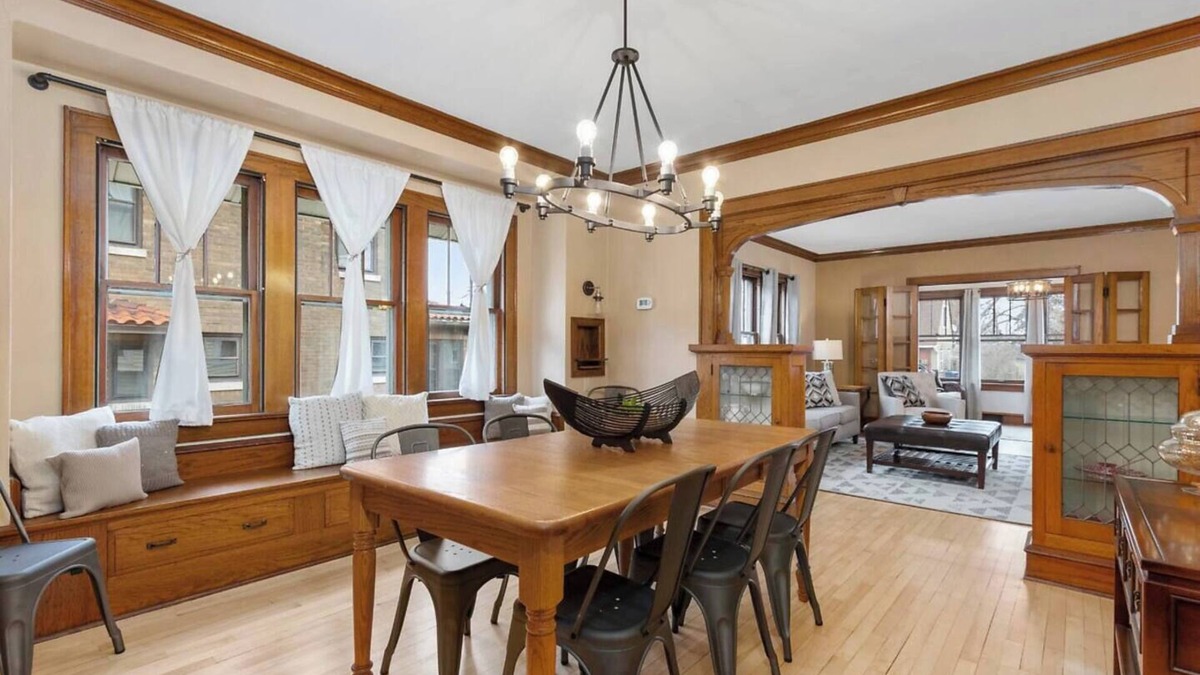 Appleton House | Walk to Lawrence and Downtown! Ping-pong & Darts